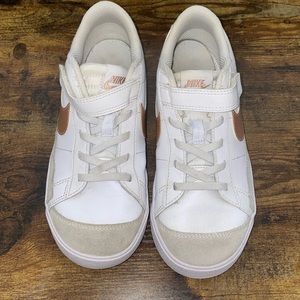 Nike Low Top Blazers